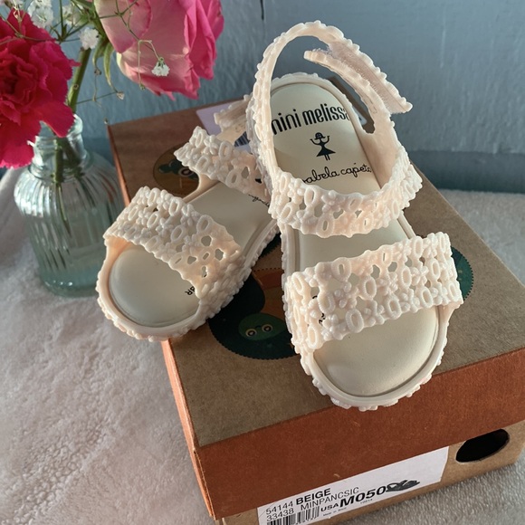 Mini Melissa Other - NWT Mini Melissa Panc Sand + Isab Capeto Sandal 5 Creamy Beige New in Box